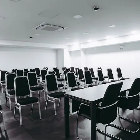 Hotel Masa 5 De Outubro 3*