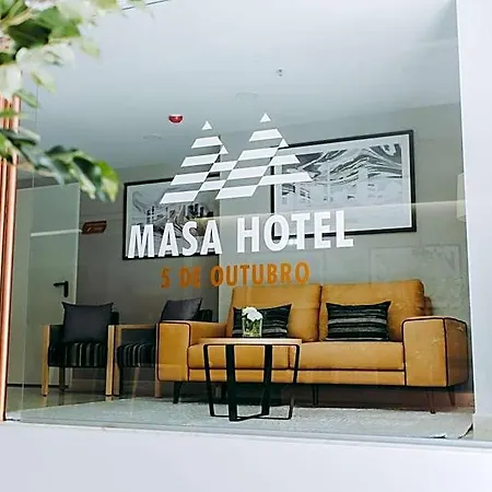 Masa 5 De Outubro מלון